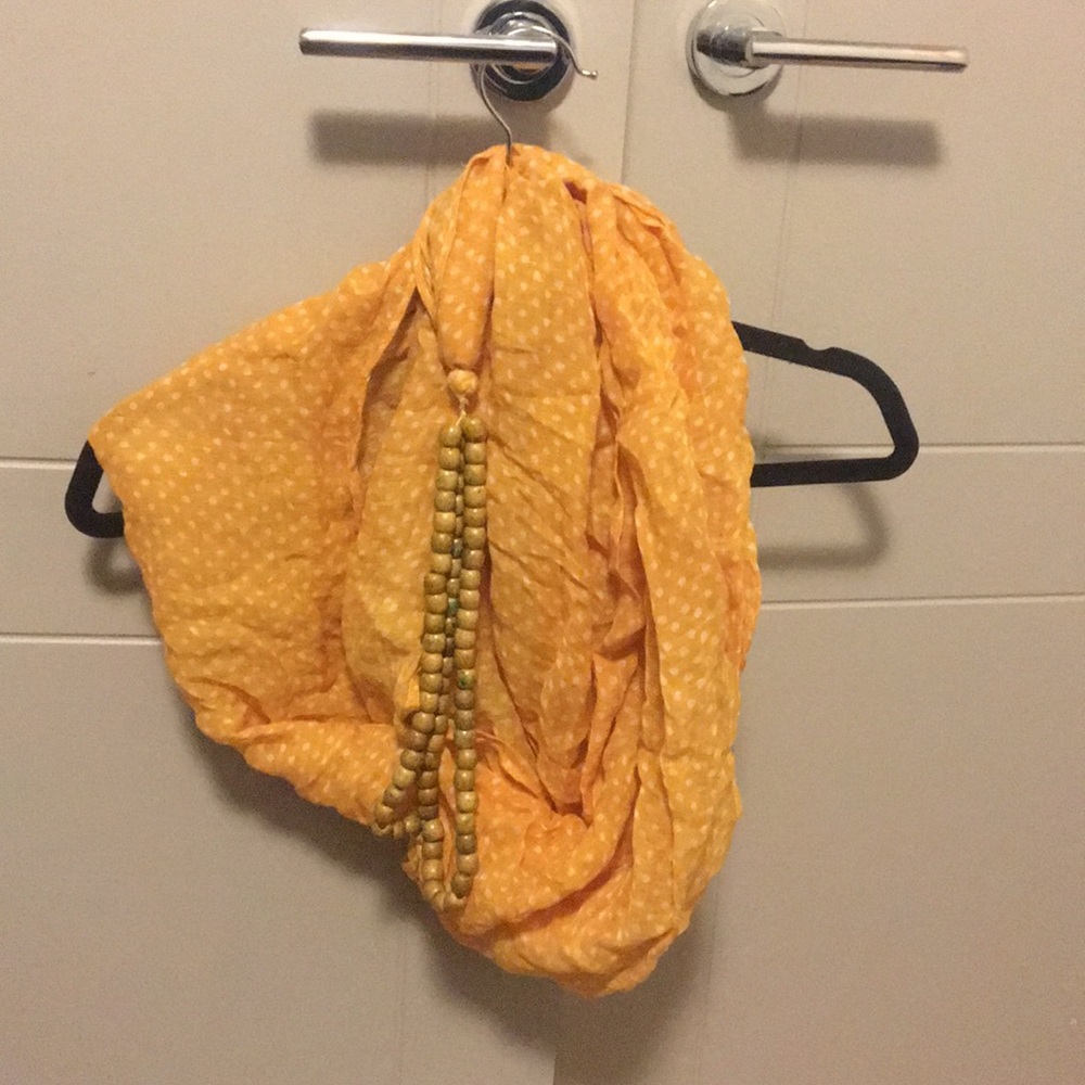 ✨HOST PICK✨ Polka dot infinity scarf w/ wood beads